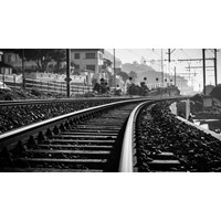 Tội đưa vào sử dụng các phương tiện, thiết bị giao thông đường sắt không bảo đảm an toàn