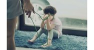 Bạo hành trẻ em phạm tội hành hạ người khác hay cố ý gây thương tích?