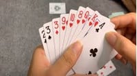 Đánh bài trong quán cà phê bị phạt thế nào?