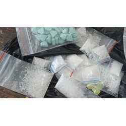 Vận chuyển trái phép 10kg ma túy đá phạt bao nhiêu năm tù?