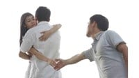 Quan hệ bất chính là gì? Quan hệ bất chính với người có gia đình bị xử phạt thế nào?