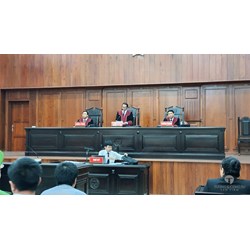 Sự có mặt của thành viên Hội đồng xét xử phúc thẩm, Thư ký Tòa án trong tố tụng hình sự