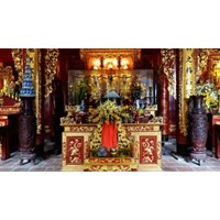 Đi lễ Đền Ông Hoàng Mười xin lộc gì? Phân biệt Đền Hưng Nguyên và Đền Chợ Củi