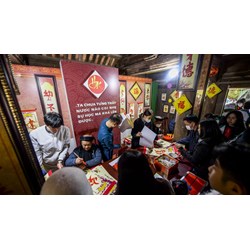 Kinh nghiệm đi xin chữ Đền thầy giáo Chu Văn An: Ý nghĩa các chữ thư pháp cầu trí tuệ, khoa bảng