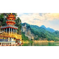 Văn khấn Đền Chúa Thác Bờ (Hòa Bình): Sắm lễ và bài khấn xin lộc buôn bán trên sông nước, đất đai