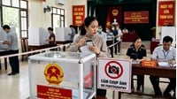 Chụp ảnh check-in lá phiếu đăng facebook, tiktok, thread có sao không?