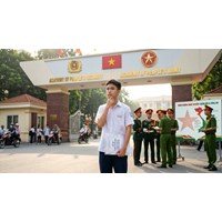 Chưa được kết nạp Đoàn có đủ điều kiện thi vào trường Công an, Quân đội không?