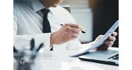 Giám đốc công ty cổ phần phải là cổ đông của công ty hay không?