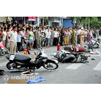 Không bằng lái xe, ô tô đi sai làn đường gây tai nạn giao thông làm chết người thì giải quyết như thế nào?