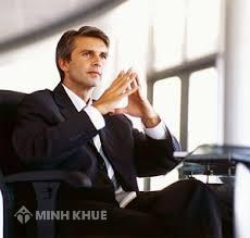 Làm trong cơ quan nhà nước có được giữ chức vụ phó giám đốc hay không ?
