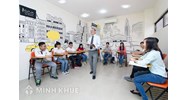 Điều kiện là giám đốc trung tâm tiếng anh khi đã nghỉ làm giám đốc ở 1 trung tâm khác ?