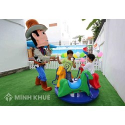 Xây khu vui chơi cho trẻ em ở xân nhà văn hóa thôn có thú phí thì có hợp pháp không ?