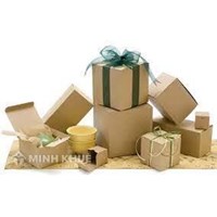 Nhận quà tặng từ nước ngoài gửi về có phải nộp phí hải quan không?