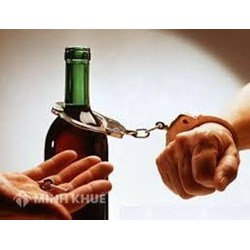 Cần phải làm gì khi trong gia đình có bố là người nghiện rượu?