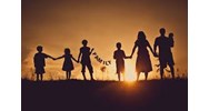 Sự gắn bó, tình cảm yêu thương của cha mẹ có thể giúp trẻ vượt qua được bệnh tật và phát triển tâm lý tốt