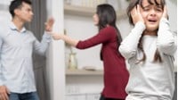 Con nên làm gì khi bố mẹ cãi nhau có thể dẫn tới ly hôn?