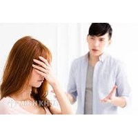 Phải làm sao khi chồng luôn chê bai tôi trước mặt mọi người?