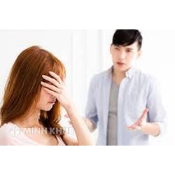 Phải làm sao khi chồng luôn chê bai tôi trước mặt mọi người?