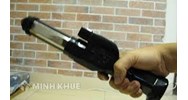 Sử dụng súng điện, dùi cui điện đánh người có phạm tội không ?