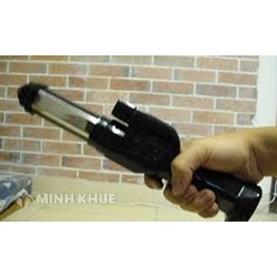 Sử dụng súng điện, dùi cui điện đánh người có phạm tội không ?