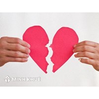Hỏi về nơi nộp đơn xin ly hôn khi không sống tại nơi đăng ký hộ khẩu ?
