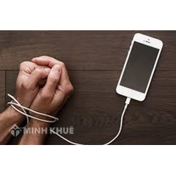 Người bị giam có thể sử dụng điện thoại không? Nếu đuợc thì sử dụng khi nào?
