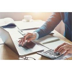 Đưa con đi khám chữa bệnh có hóa đơn đỏ có được tính để trừ khi tính thuế thu nhập cá nhân không ?