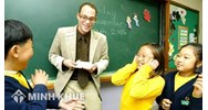Sử dụng lao động nước ngoài là giáo viên ký hợp đồng như thế nào là hợp lý ?