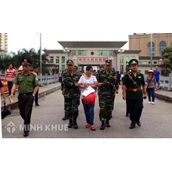 Nên làm gì khi người thân bị cảnh sát nước ngoài giam giữ?