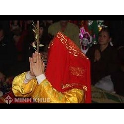 Hầu đồng là gì? Hầu đồng (đồng bóng) có phạm tội không?