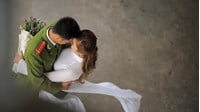 Công an có được lấy vợ đã ly hôn không?