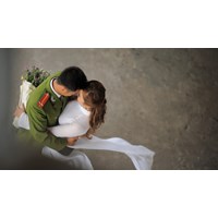 Công an có được lấy vợ đã ly hôn không?