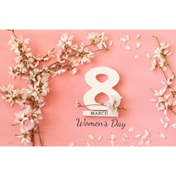 Có bắt buộc phải tặng quà nhân viên nữ vào ngày 8/3 hay không?