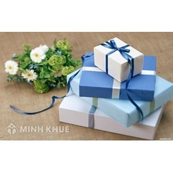 Người nước ngoài gửi quà về Việt Nam có phải đóng phí ?