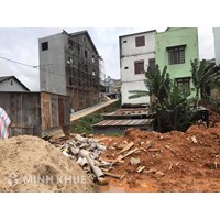 Bà ngoại muốn tặng đất cho cháu có cần phải xác nhận của con riêng của chồng?