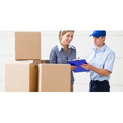 Cho tôi hỏi khi nhận bưu kiện từ nước ngoài về việt nam, có phải đóng thêm lệ phí gì không? 