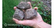 Quy định xử phạt của pháp luật về hành vi ném đá vào xe khách: Có cần phải truy cứu trách nhiệm hình sự ?
