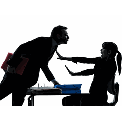 Bị người yêu cũ nhắn tin và công khai xúc phạm trên mạng xã hội xử lý thế nào?