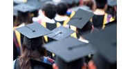 Khi ký hợp đồng lao động, công ty có quyền yêu cầu người lao động nộp bản gốc bằng đại học?