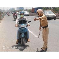 Tự ý thay đổi màu sơn (kết cấu) của xe máy, mô tô bị xử phạt thế nào ?
