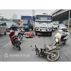 Sử dụng điện thoại khi tham gia giao thông bị xử phạt thế nào ? Xử lý tai nạn giao thông