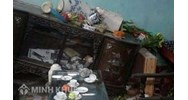 Con cháu đập bàn thờ tổ tiên nên xử lý như thế nào ạ ?