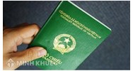 Trẻ em từ 15 tuổi trở lên có được ra nước ngoài một mình không?