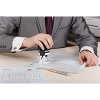 Công chứng hợp đồng chuyển nhượng đất tại nơi có hộ khẩu được không ?