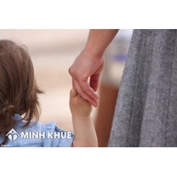 Sau khi ly hôn có thể bỏ tên cha trên giấy khai sinh không?
