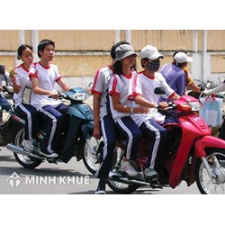 Lái xe dưới 50cc khi chưa đủ 14 tuổi thì có bị xử phạt hay không?