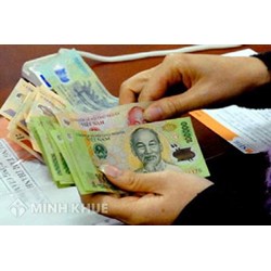 Công ty chậm thanh toán tiền lương thì người lao động phải làm gì?