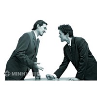 Hành vi phỉ báng, xúc phạm danh dự, nhân phẩm và đe dọa người khác có vi phạm luật?