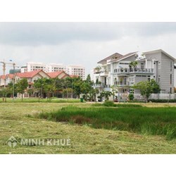 Sang tên trên giấy chứng nhận quyền sử dụng đất nên ký hợp đồng mua bán chuyển nhượng hay tặng cho ?
