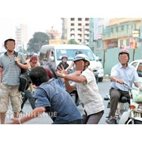 Đánh người gây thương tích rồi bỏ trốn xử lý như thế nào ?